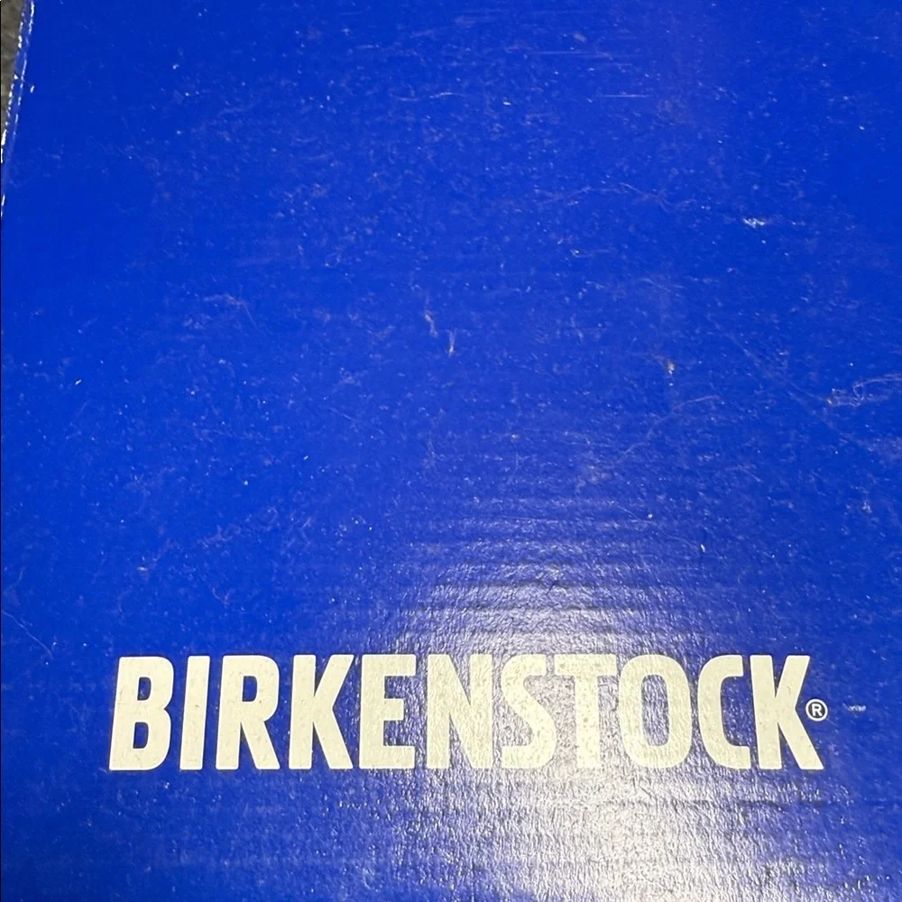 Birkenstock 1 only Right  Pink Sandal with Gold Buckle - Picture 2 of 5